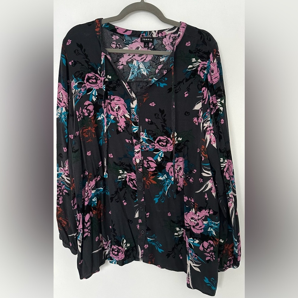 Torrid Long Sleeve Crinkle Gauze Button-Front Peasant Top